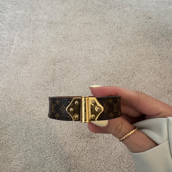 Louis Vuitton Nano Monogram Bracelet Size 17 - Picture 2 of 8